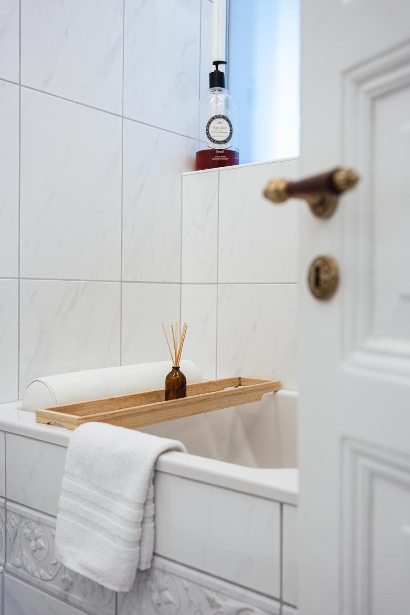 Historical Luxury Homes - Stadtvilla Mit Jacuzzi Und Garten Fryburg Bryzgowijski Zewnętrze zdjęcie