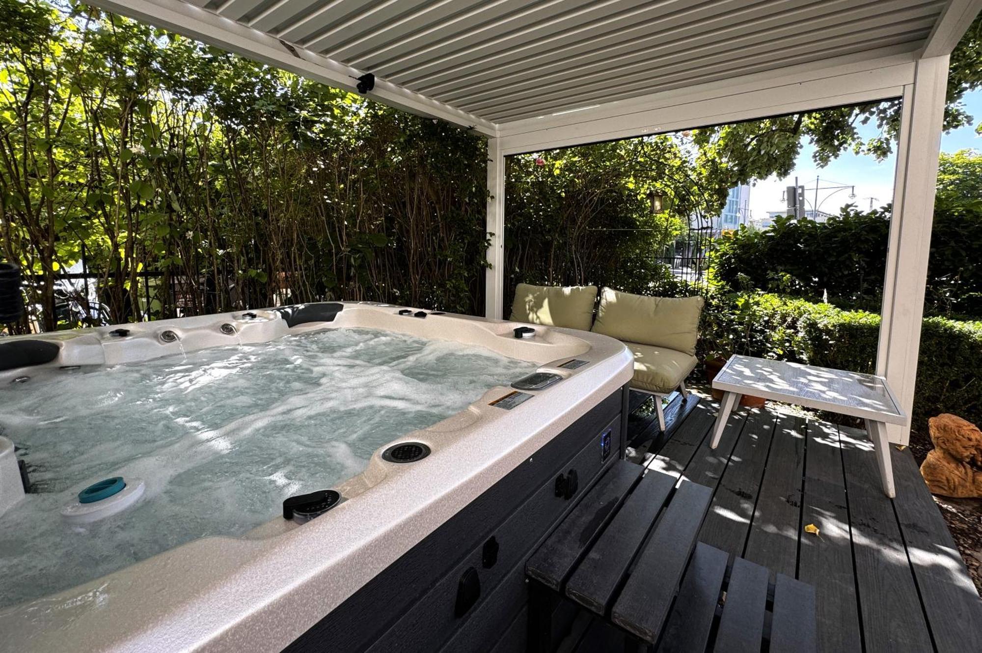 Historical Luxury Homes - Stadtvilla Mit Jacuzzi Und Garten Fryburg Bryzgowijski Zewnętrze zdjęcie